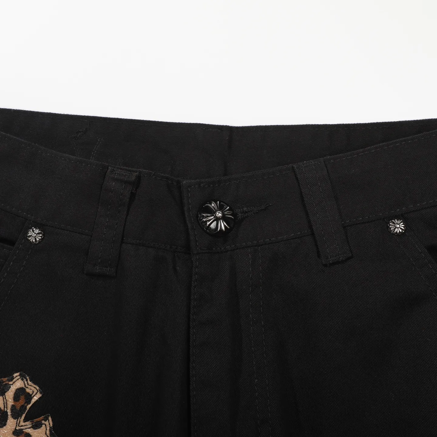 P270 Chrome Hearts Leopard Print Jeans with Black Leather and Wooden Leather Elements Washed Jeans Authentically Restore the Ultimate Vintage Texture Three-Dimensional Fit Loose and Comfortable Not Slimming Appearing Tall and Slim Made by Manufacturers Original Quality Control Same Style for Men and Women Can Be Matched with Couples Versatile Recommendations Must-Have Jeans for All Seasons Fashionistas Have Been Disappointed From the Quality Selection of Fabrics, Cutting of Details, and Matching of Patterns, Everything Is Impeccable! The upper body is so handsome when worn...it can be easily worn by men, women and children! The craftsmanship is made of heavy-duty washed pure cotton denim fabric. After washing, it is soft and thick and looks very stylish when worn. Color: black Size: 28 30 32 34 36